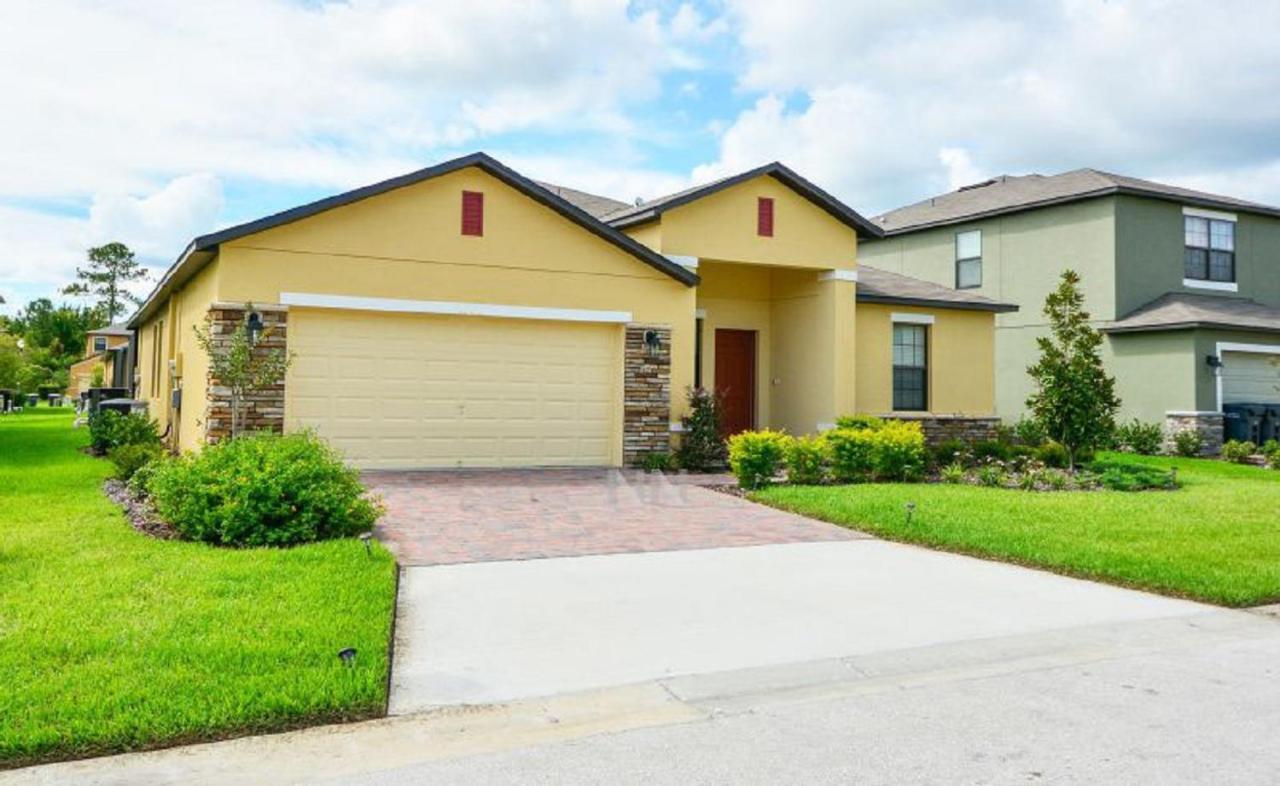 Make Memories With Your Family And Friends In This Beautiful Home 1014 Loughman Exteriör bild