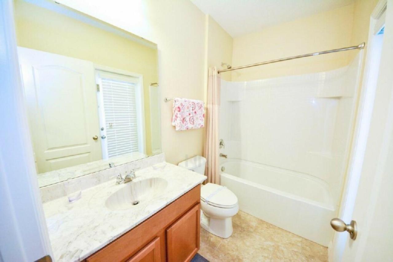 Make Memories With Your Family And Friends In This Beautiful Home 1014 Loughman Exteriör bild